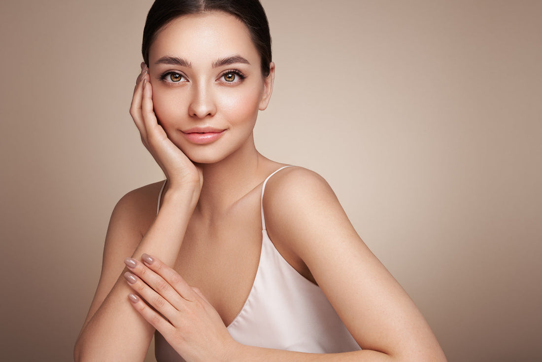 How does salicylic acid help the skin?